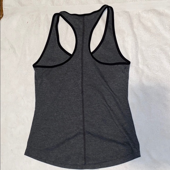 Work out tank top - Picture 2 of 3